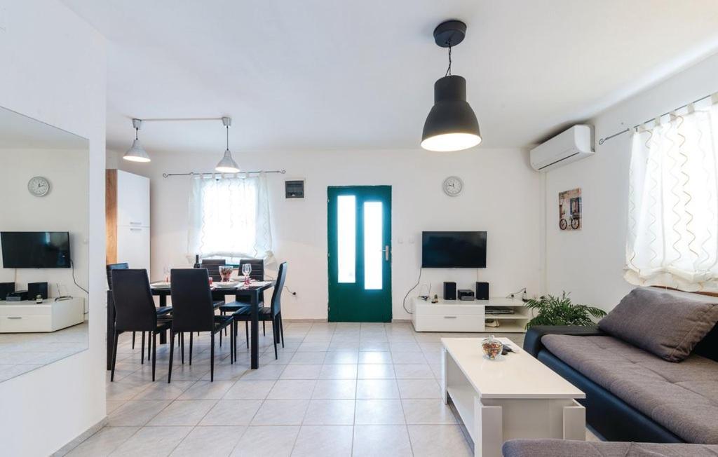 Holiday Home Lucija Sveti Filip i Jakov Exterior photo